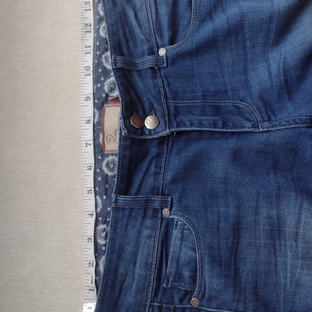 Paige sz.27 hidden hills high rise premium jeans. 4way stretch